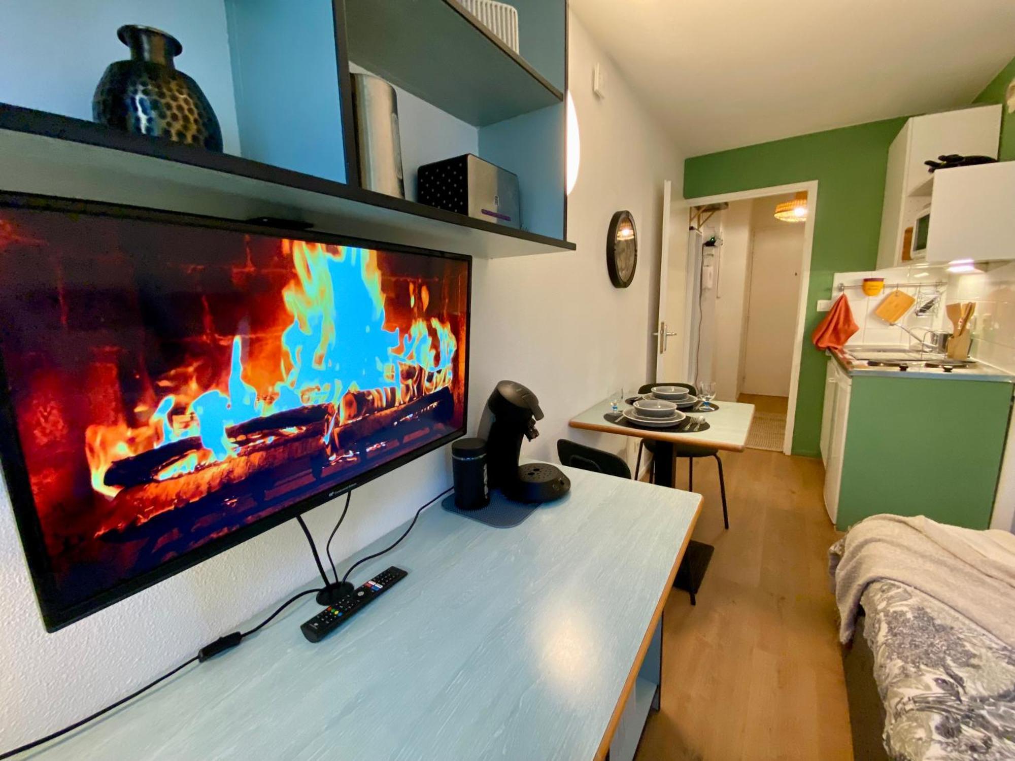 L'hermes - Wifi - Parking - Netflix Appartement *